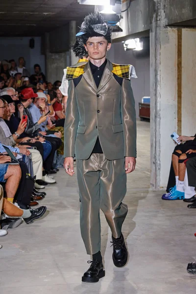 Look 22